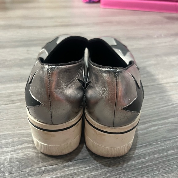 Stella McCartney Silver/Black Faux Leather Binx Star Slip On Sneakers Size 11 - Picture 5 of 8